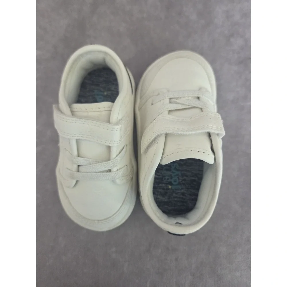 Carters Unisex White Size 5 Toddler Sneakers